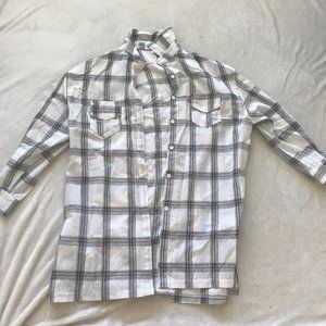 5/$15 ENDS 8/7 Oversized White and Grey Flannel